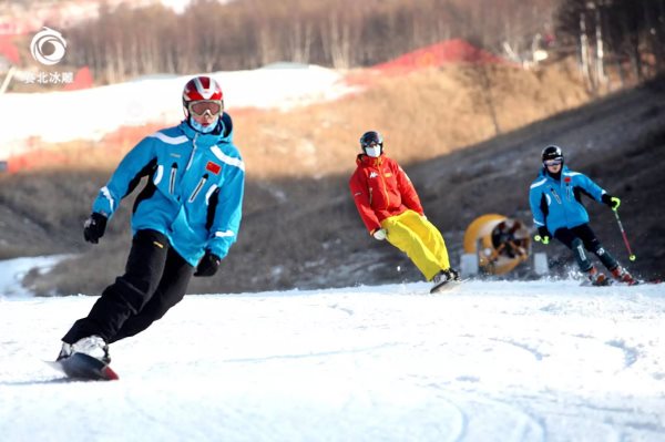 滑雪場(chǎng)制作廠家 滑雪場(chǎng)制作廠家