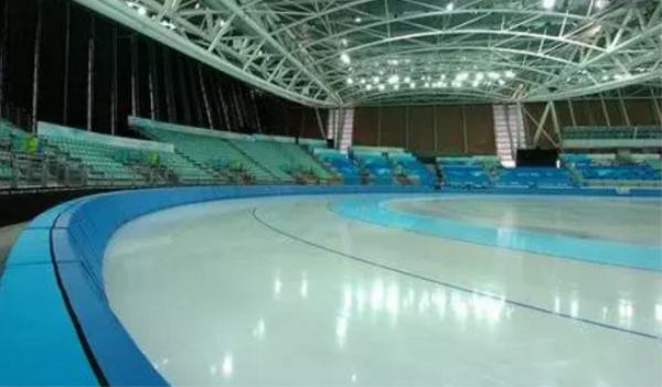 室內滑冰場賺錢嗎