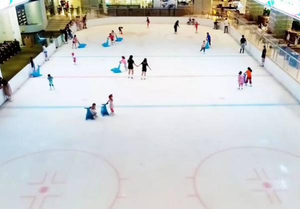 室內滑冰場賺錢嗎