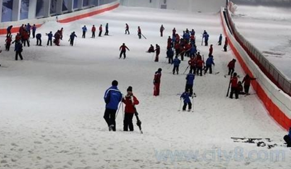銀七星室內滑雪場